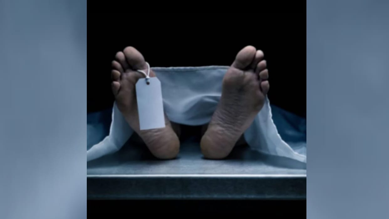 Mohanlalganj: A lady died when her husband left her in hospital.