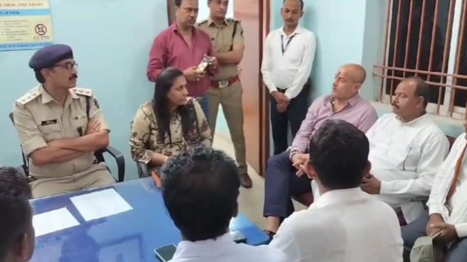 Former MLA Vikas Upadhyay said matter is of mob lynching In three youth death in Mahasamund