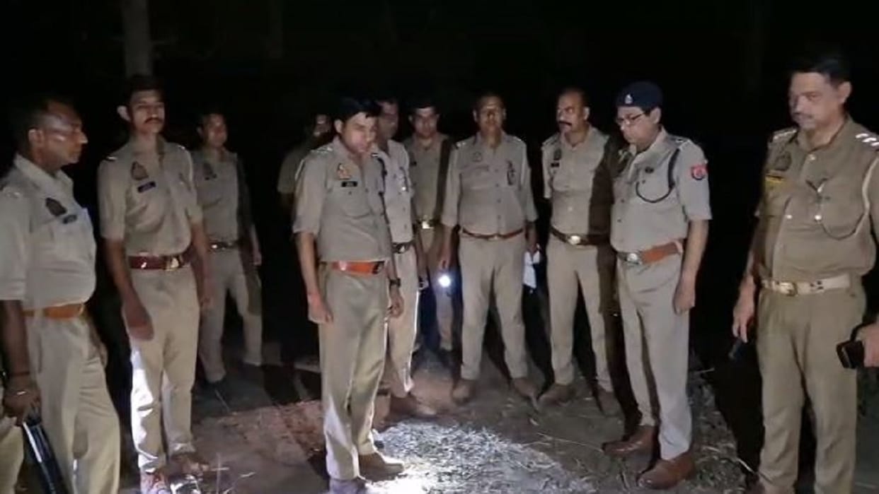 Police arrested rewarded history sheeter in an encounter in Shahjahanpur