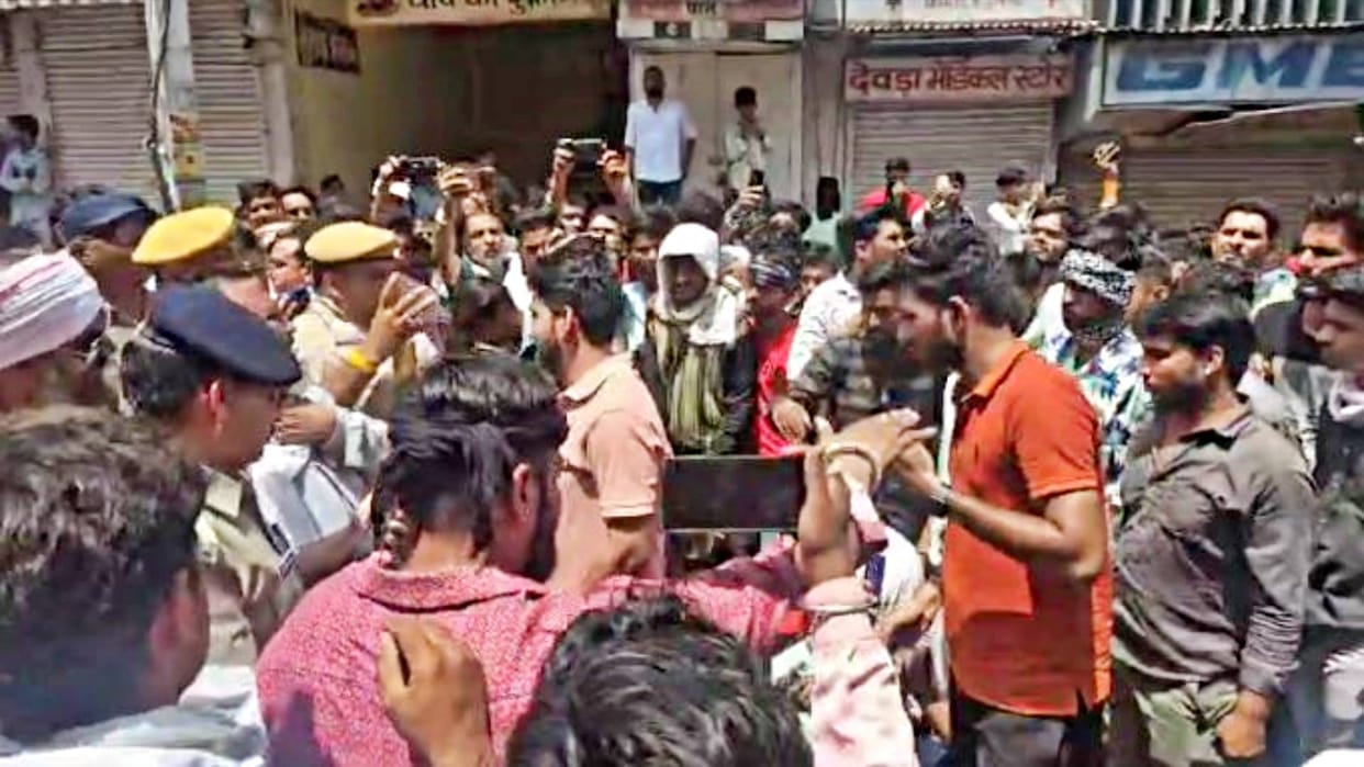 Rajasthan Chaos over throwing pieces of meat in Kishangarh vegetable market in Ajmer