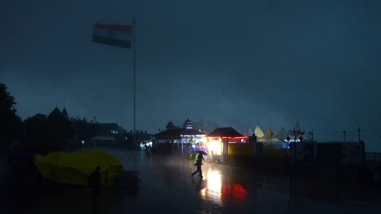 Rain In Himachal Weather has changed in Himachal it is raining heavily
