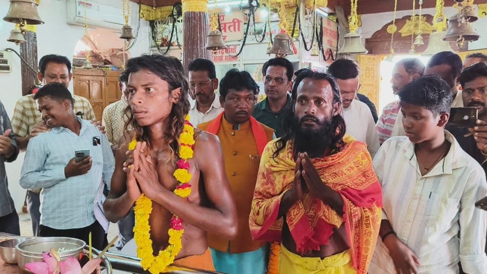 Hemant Netam performed 22 km prostration journey after formation of BJP government