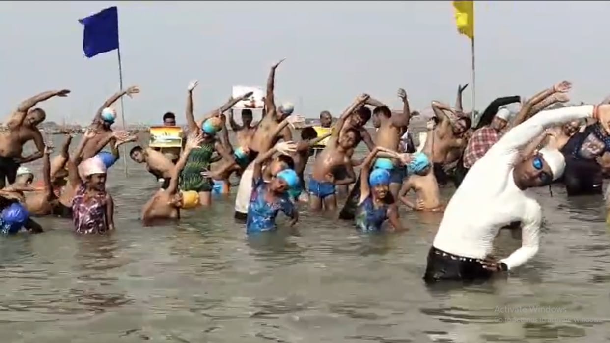 International Yoga Day: Water Yoga in Yamuna gave message of healthy life, unique event at Boat Club