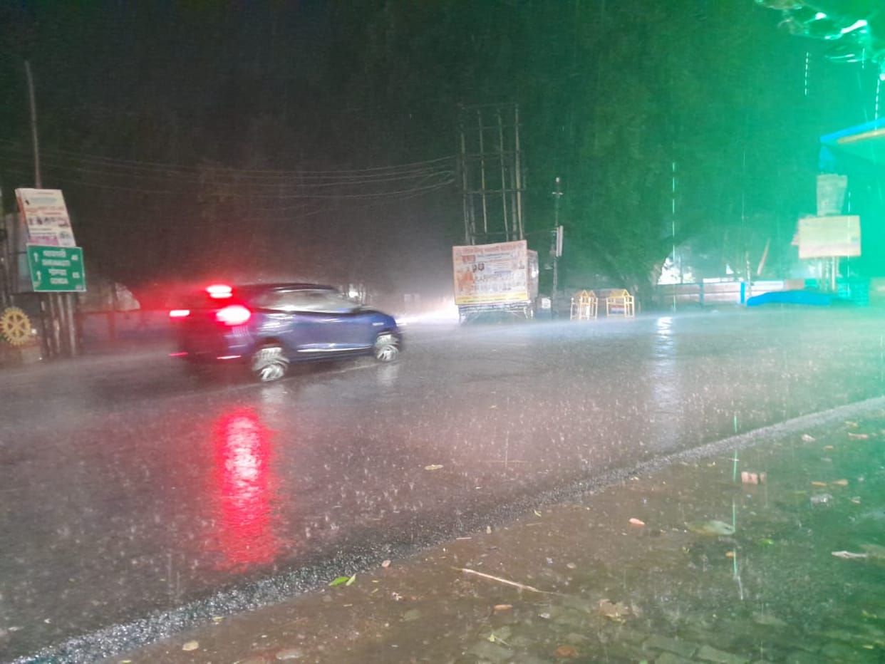 Weather in UP: Rain in many districts in Uttar Pradesh.