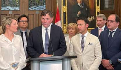 ईरान की सेना को आतंकी संगठन घोषित करते कनाडा के मंत्री