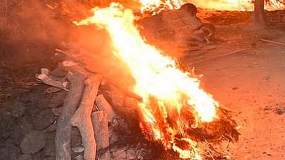 Cremation of husband wife and brother-in-law on a pyre