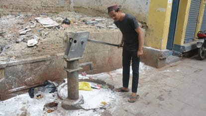 Ground water level went down meter in three months in varanasi submersible motors are failing