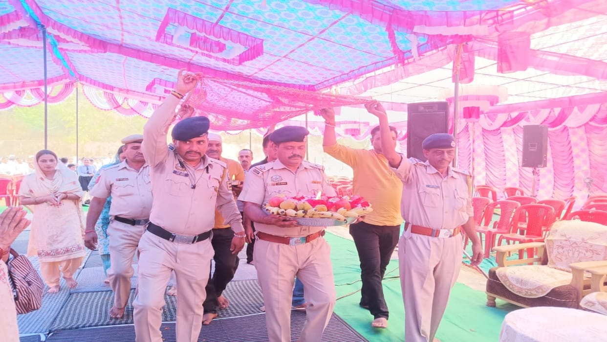 On retirement of Home Guard, Bhandara was organized near Mata ki Chowki, gift of a milch cow