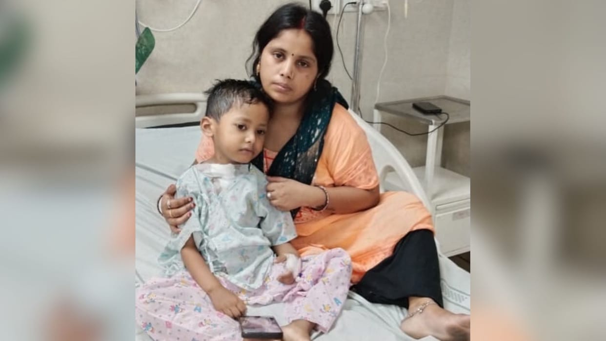 Hole the heart of innocent girl in varanasi Doctors gave life free of cost operation Aligarh medical college