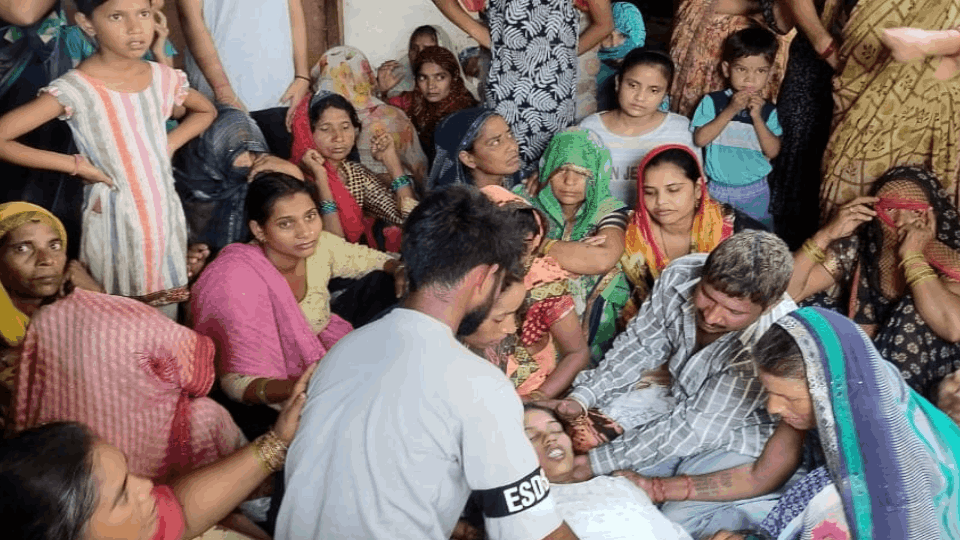 snake bit a girl working at home in Bulandshahr