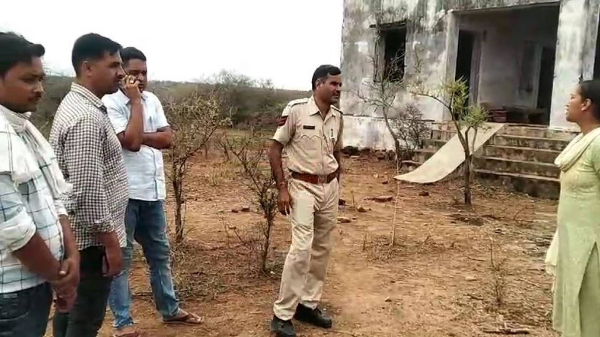 घटना स्थल पर मौजूद पुलिस