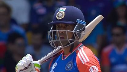 T20 WC: सूर्यकुमार ने बताया- ट्रॉफी जीतने के बाद किसने सबसे ज्यादा डांस किया? रोहित के इस मैसेज को भी किया याद T20 WC: Suryakumar Yadav on Who danced most after winning trophy? Also remembered Rohit Dravid Message on win