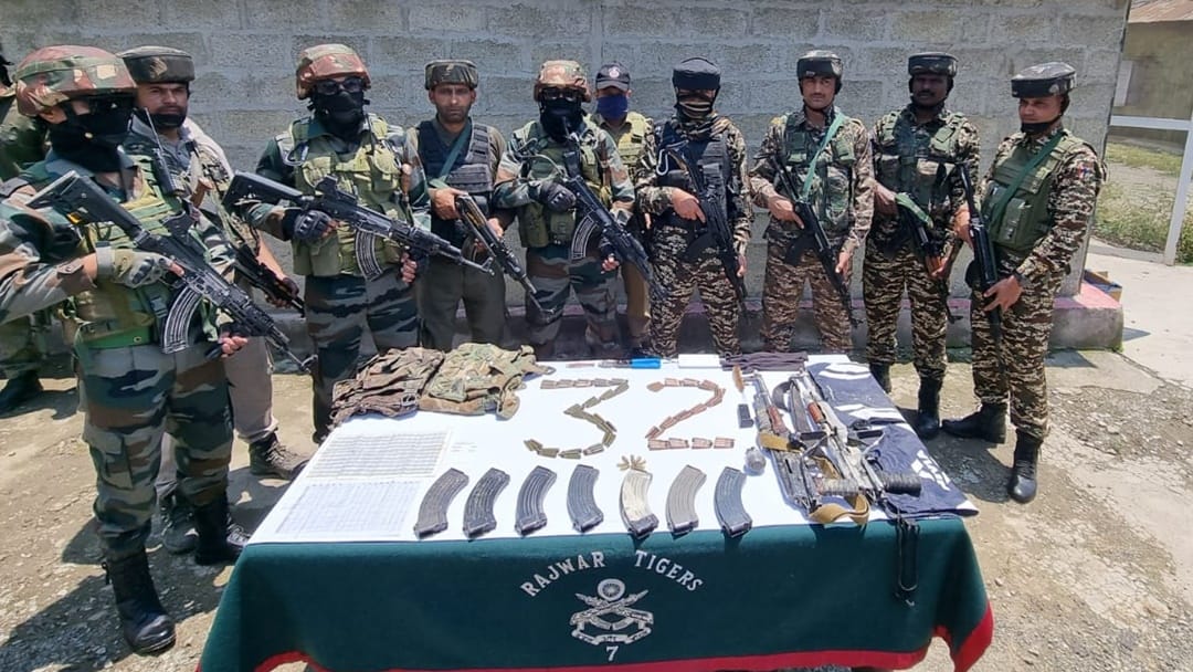 jammu kashmir Encounter : Big success before PM modi visit kashmir two Pakistani terrorists killed