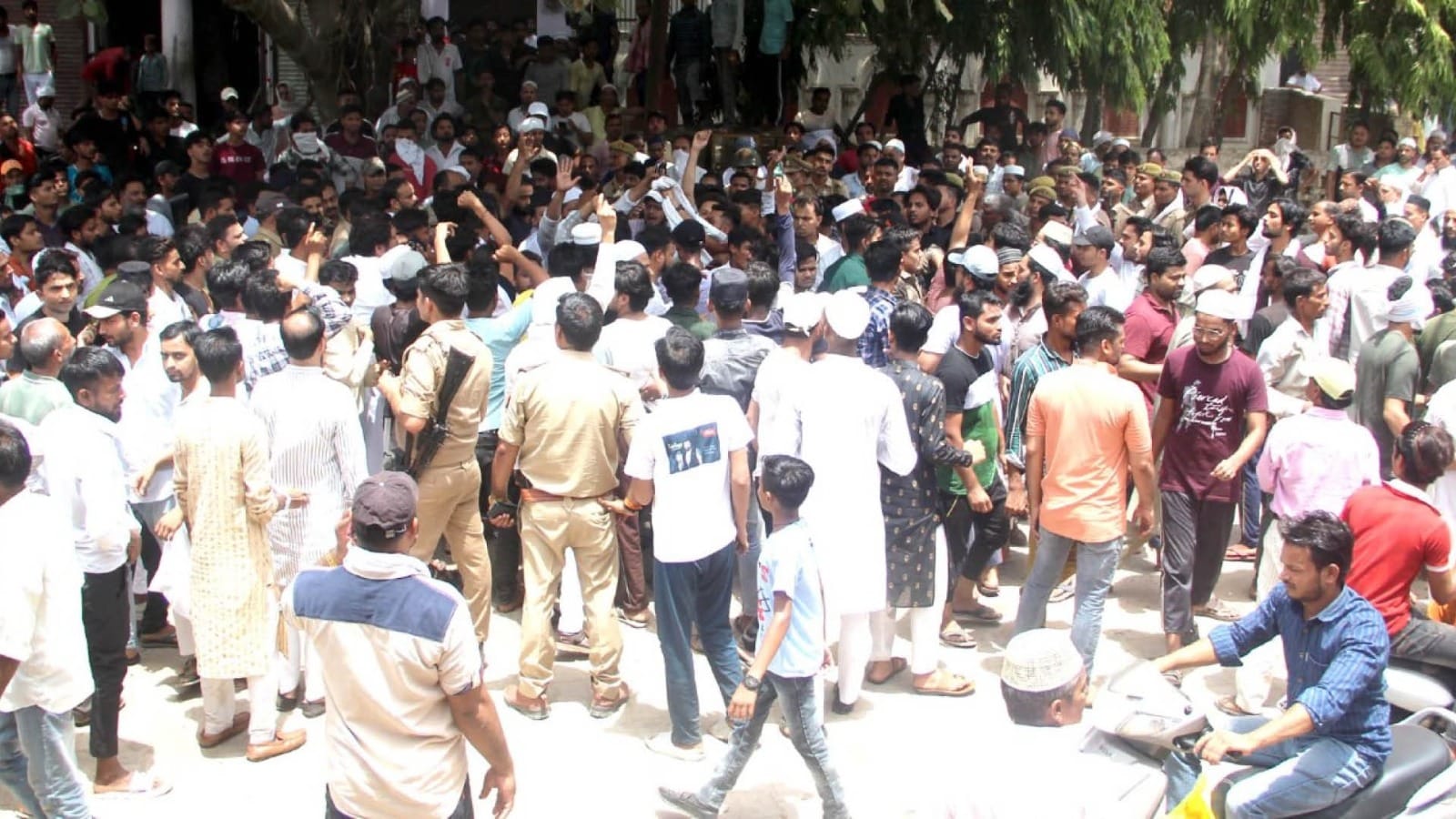 Tension in Aligarh Man beaten to death Two viral videos tell whole story of incident see video and photos