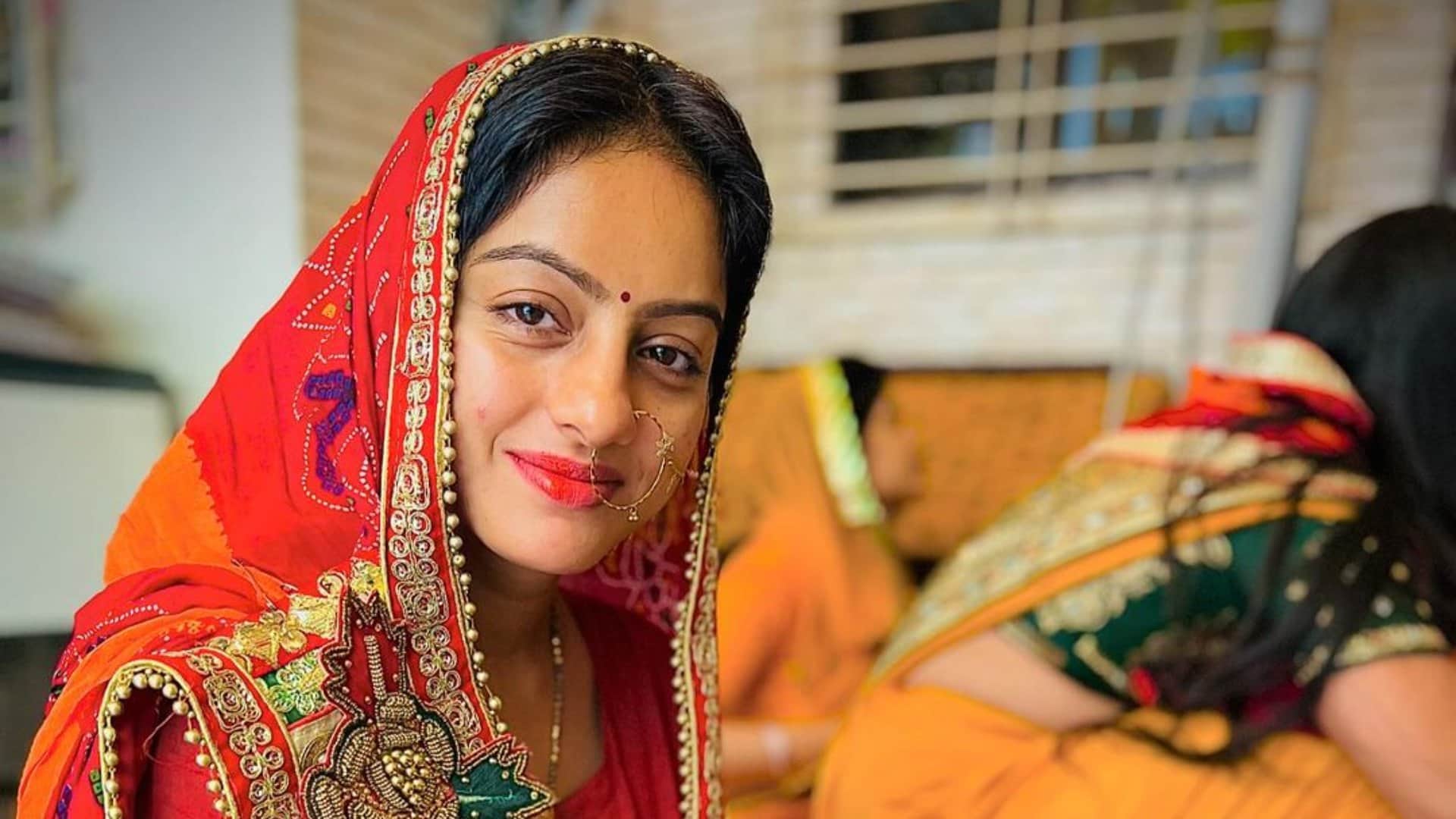 Deepika singh Suffered a Major Injury while shooting on the set of Mangal Lakshmi Huge Plyboard fell on her