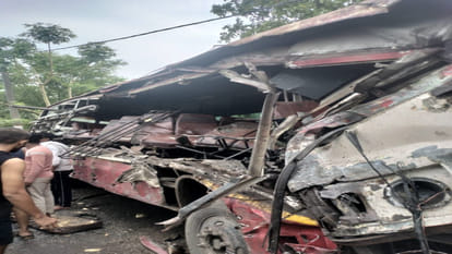 A government bus and a truck collided head-on in Deoria, two killed, 14 injured