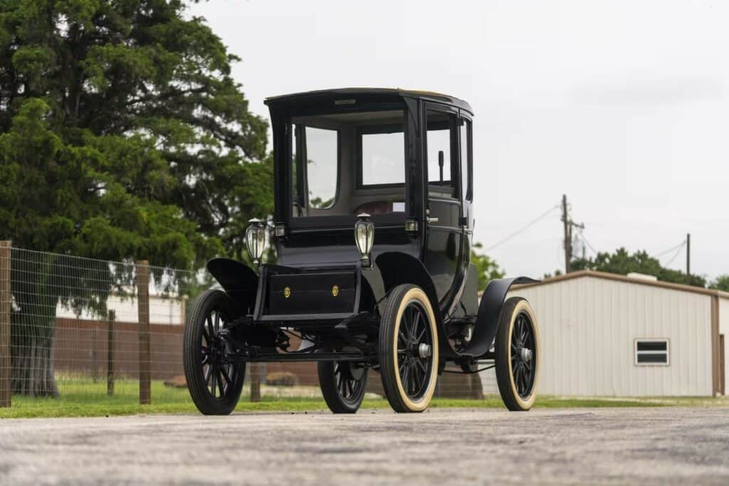 Ultra vintage electric car 1913 Waverly Model 93 EV ready for auction as old as Titanic