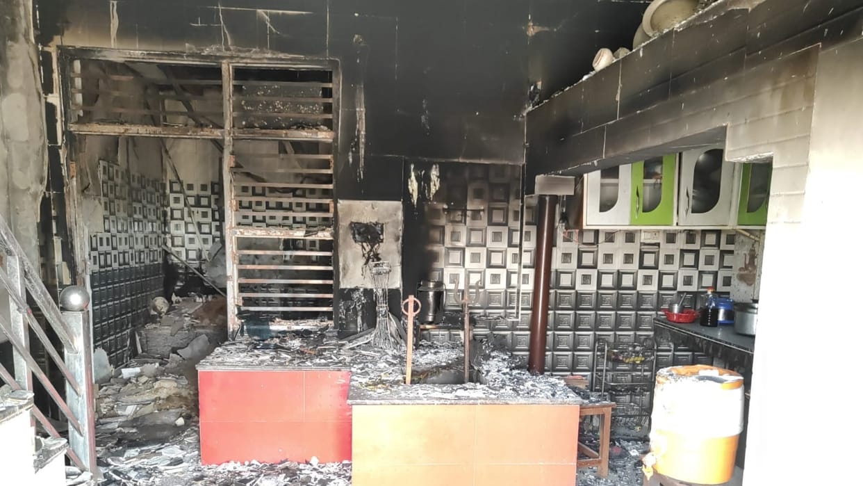 unknown person set fire to transgender in house in Jhajjar, goods worth lakhs of rupees burnt to ashes