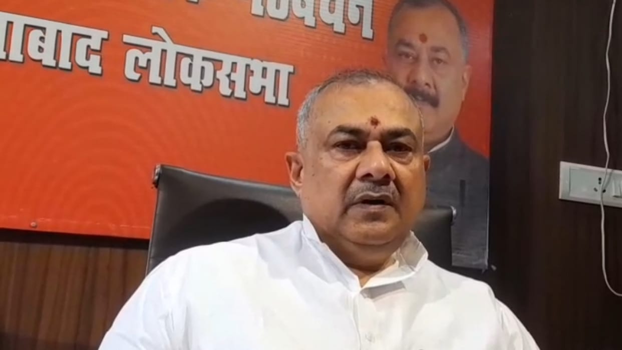 Aurangabad: Outgoing MP Sushil Kumar Singh accused his own government's police of adopting double standards