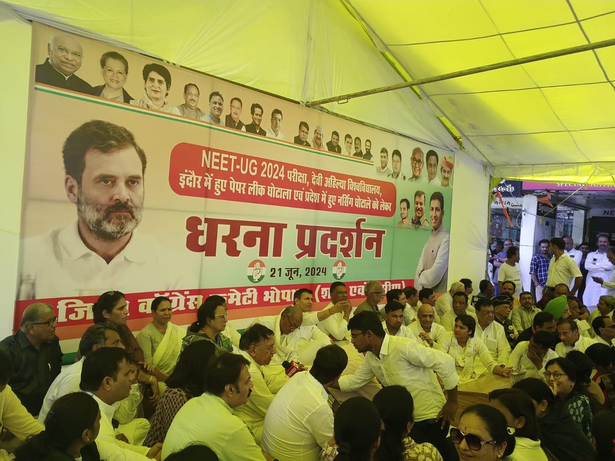 NEET: Congress raises hue and cry against NEET-UG exam fraud, Digvijay and Jitu Patwari corner the government