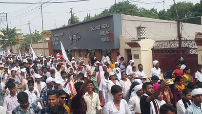 Kabir Prakatya procession taken out with pomp and show in Kashi