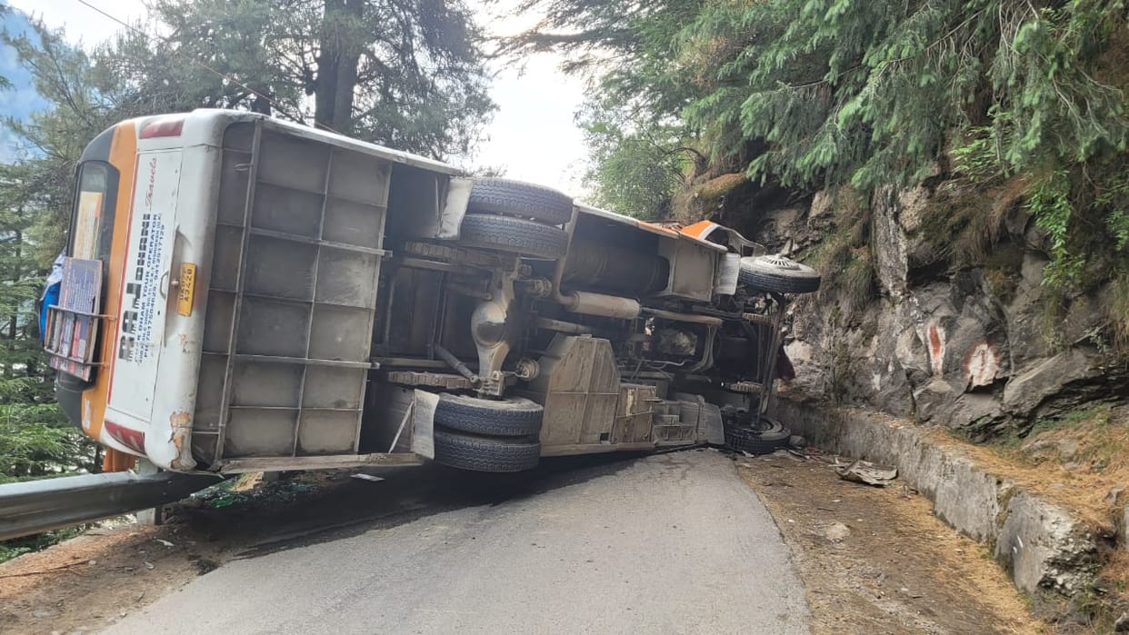 Gangotri Highway Accident Bus carrying passengers from Madhya Pradesh overTurns on Road