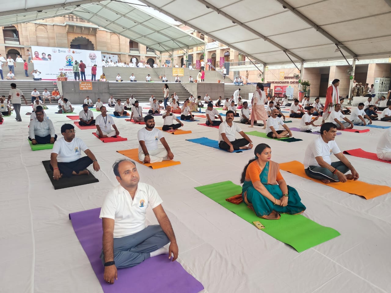 International Yoga Day 2024  people yoga in Kashi vishwanath temple and  ganga ghat