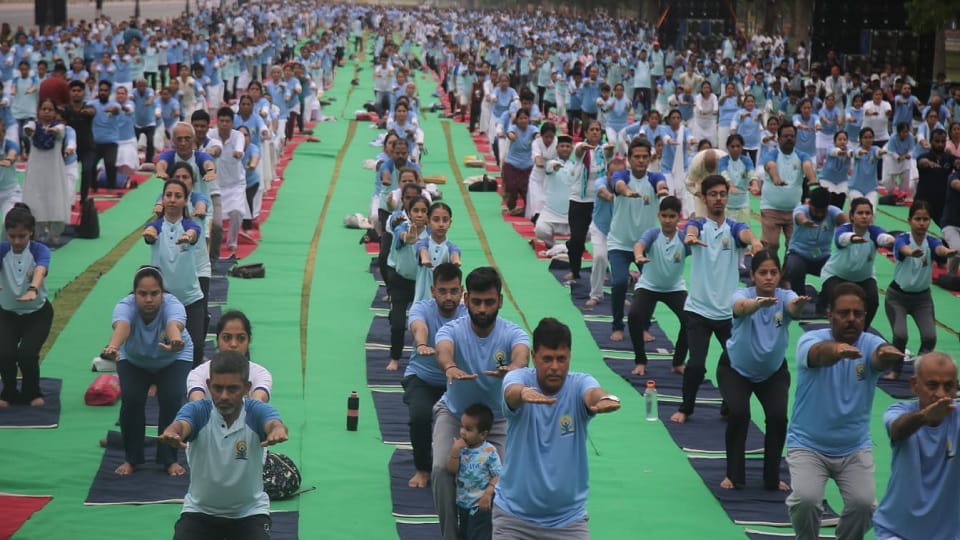 International Yoga Day 2024 People did yoga in Delhi on International Yoga Day