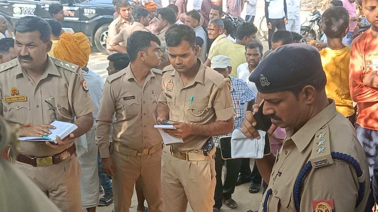 Elder brother came to resolve the dispute, younger brother hit him with a brick, police arrested the accused