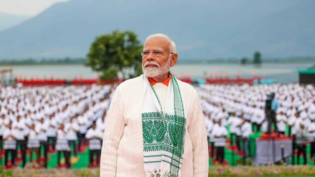 PM Narendra Modi wear Gamosa of Assam during the event of International Day of Yoga in Srinagar