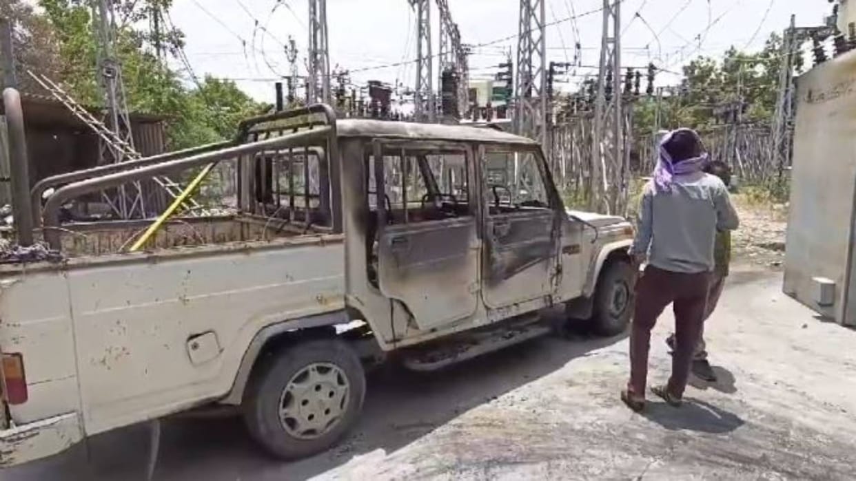 Udaipur residents of Hiranmagri troubled by power cuts set electricity corporation jeep on fire