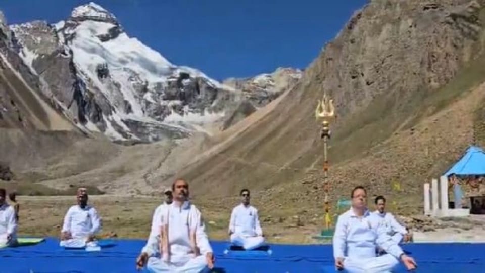 CM Pushkar Singh Dhami did yoga in Adi Kailash Pithoragarh