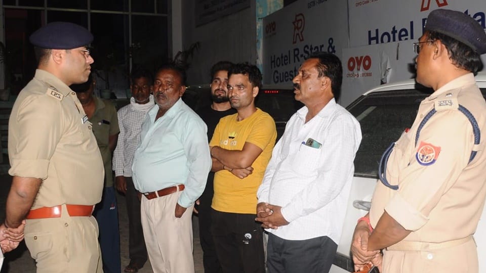 Sambhal: young man was found hanging in hotel room, body of woman was lying on bed