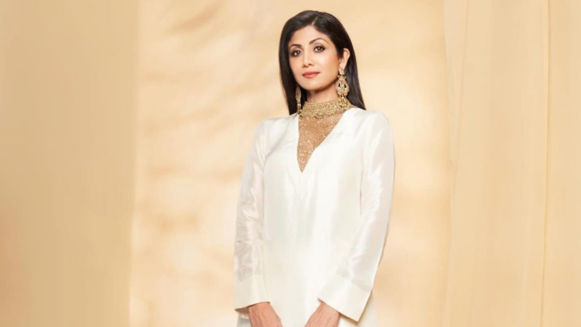 These stars celebrating International Yoga Day 2024 Shilpa Shetty Malaika Arora Kangana Ranaut anupam kher