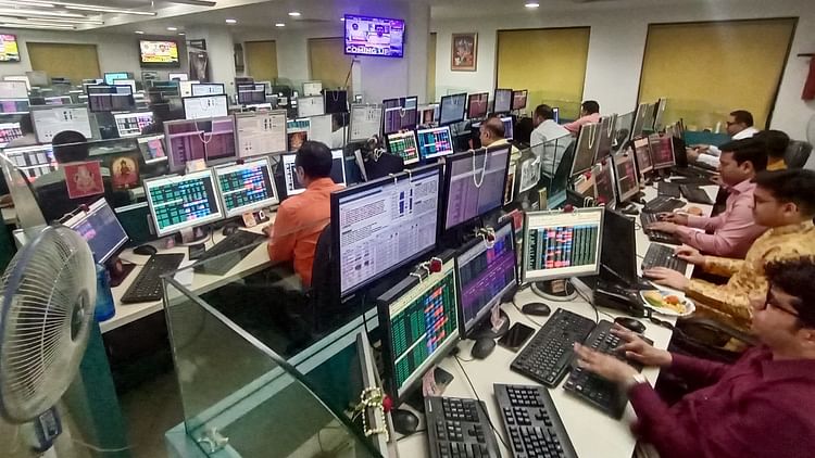 Sensex Opening Bell: शेयर बाजार में बढ़त बरकरार; सेंसेक्स 200 अंक चढ़ा, निफ्टी 23600 के पार