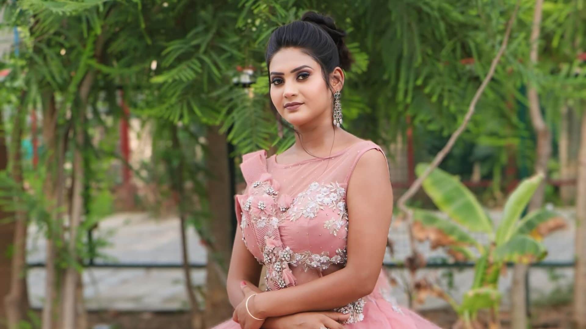 Bigg Boss OTT 3 Shivani Kumari was seen falling sick after Ranvir Shorey Rude Behaviour in a recent episode