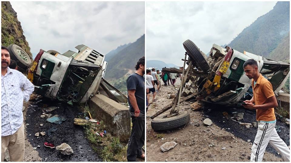 Transport Corporation bus fell on Giltari road shimla