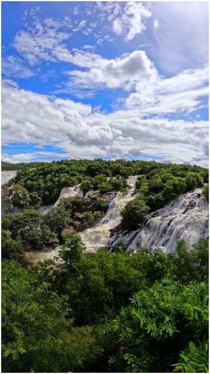 झरना (सांकेतिक तस्वीर)