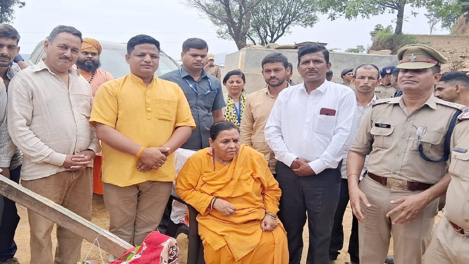 Former Union Minister Uma Bharti reached Devguru Brahaspati Dham garampani nainital