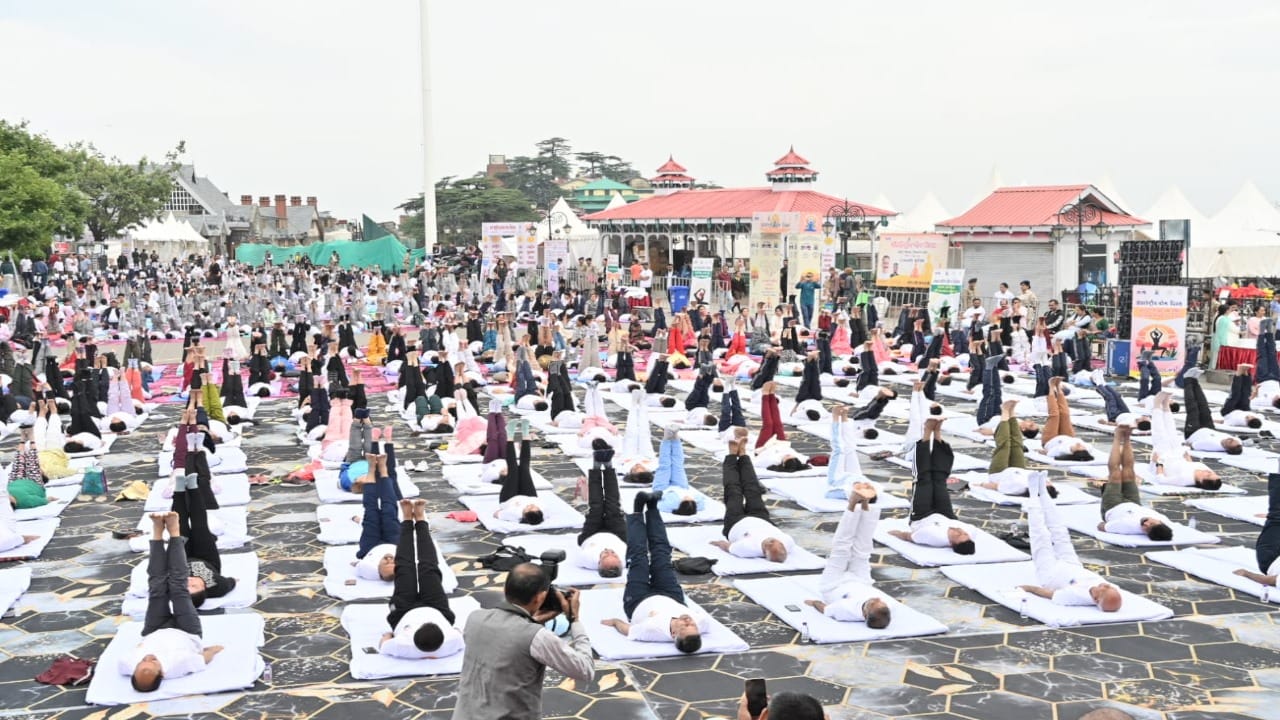 World Yoga Day: people practiced yoga in Himachal, main event held on Shimla Ridge, see photos