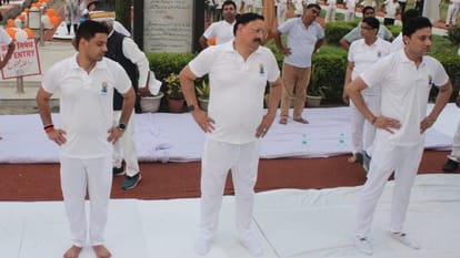 Yoga Day 2024: Stay healthy with yoga.. Anulom-Vilom in Moradabad, programs in Rampur-Sambhal and Amroha