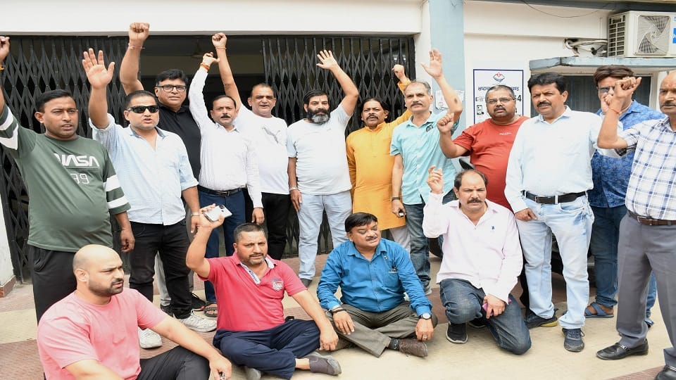 Traders anger erupted against power cuts in haldwani