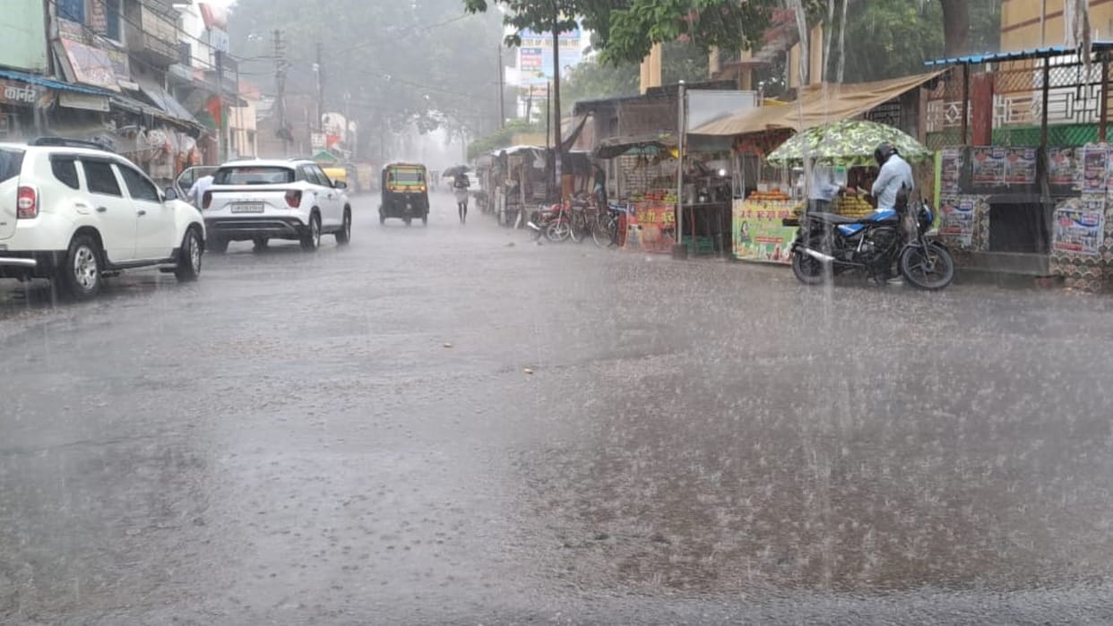 UP Weather Rain again in Varanasi monsoon arrive next week temperature drops Relief from heat