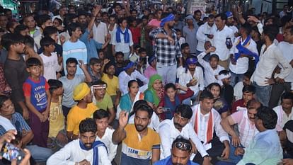 Firozabad Ruckus PHOTOS After death of a prisoner in Firozabad there was a ruckus firing and bike was burnt