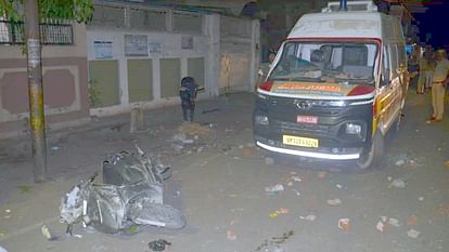 Firozabad Ruckus PHOTOS After death of a prisoner in Firozabad there was a ruckus firing and bike was burnt