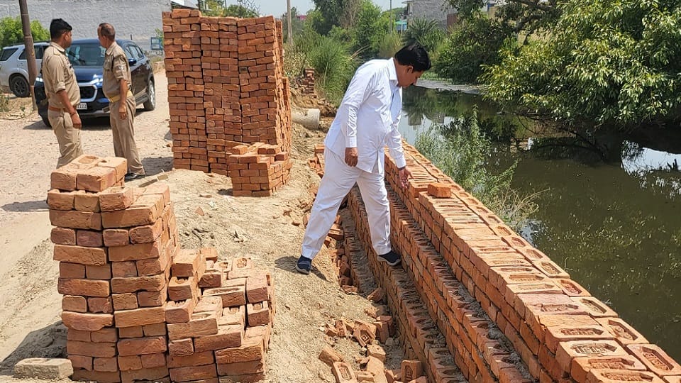 MLA raised questions on construction of Ozone City-Sindhauli road