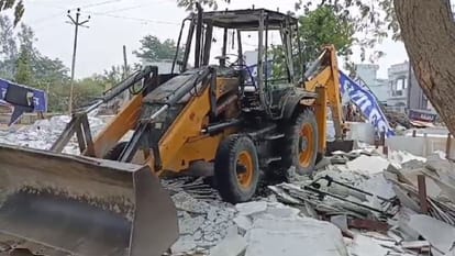 Bareilly Violence News Today: Firing And Arson On Road In Bareilly Over Possession Of Plot