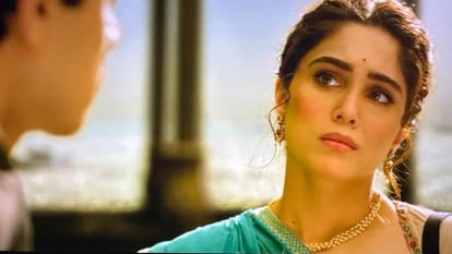 Maharaj Movie Review in Hindi by Pankaj Shukla Junaid Khan Jaideep Ahlawat Shalini Pandey Sharvari Wagh