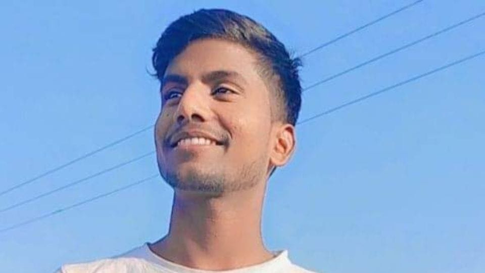 Football player killed and five injured in collision between two bikes in Chandauli