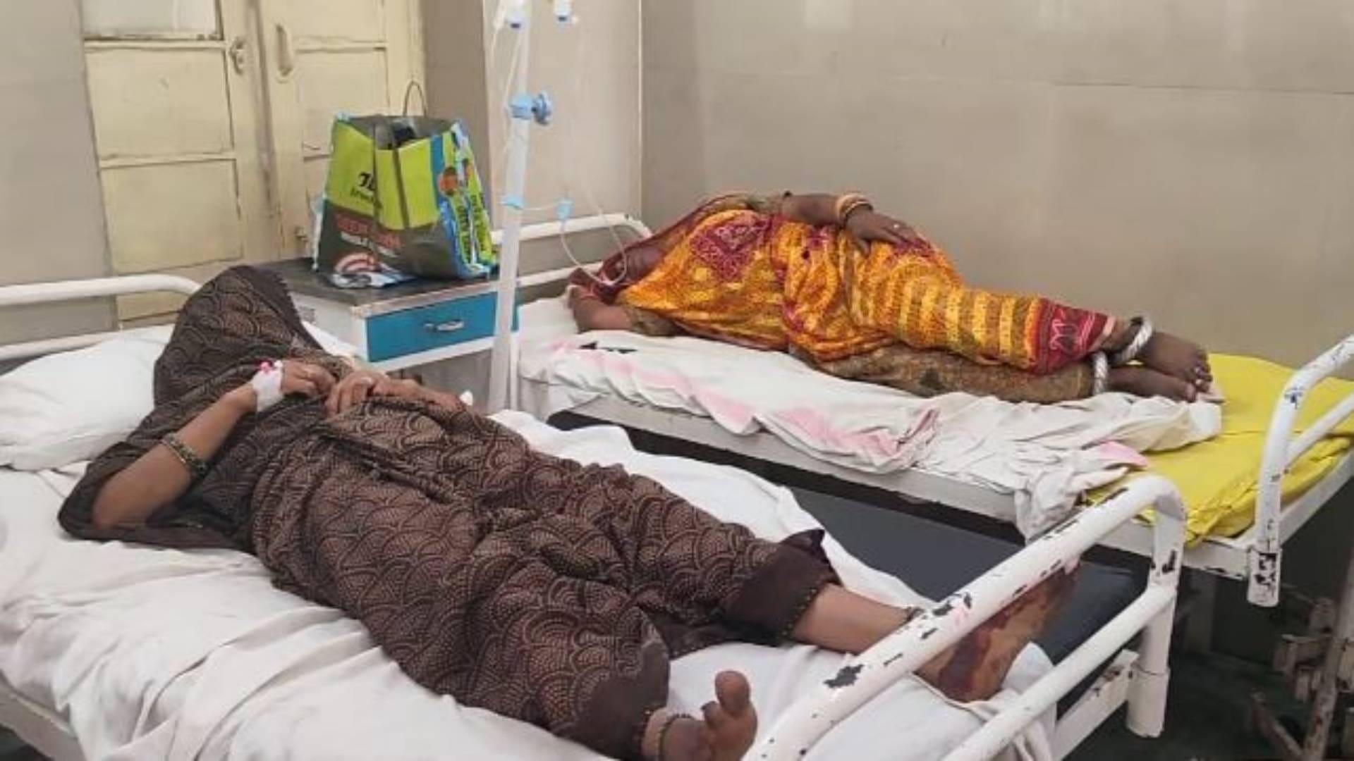 घायलों का इलाज जारी